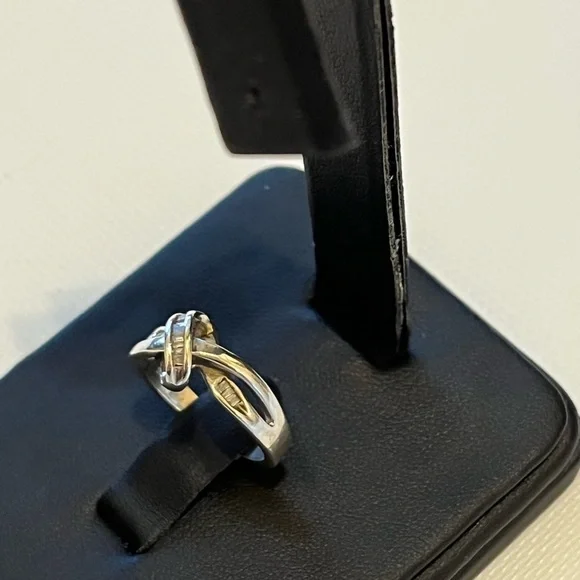 925 Sterling Silver Vintage Genuine Diamond Ring - Picture 8 of 11